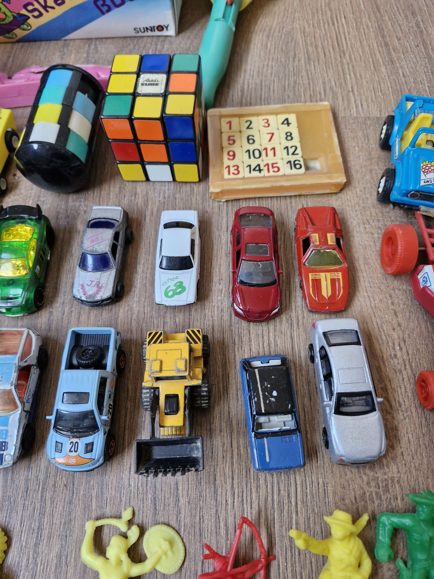 Лични играчки от соца. Рубик куб и колички Matchbox