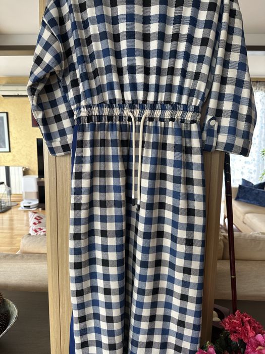 Рокля каре бяло и синьо