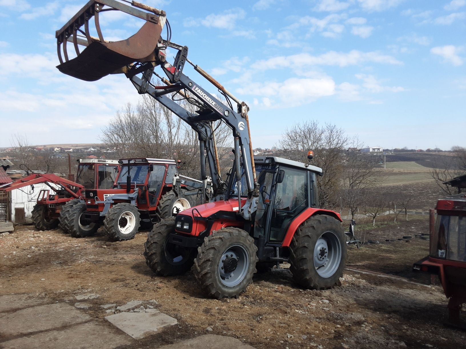 Tractor Massey-Ferguson,Fiatagri cu Încărcător,Recent Adus