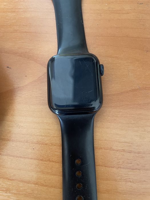 Продам apple watch se 2