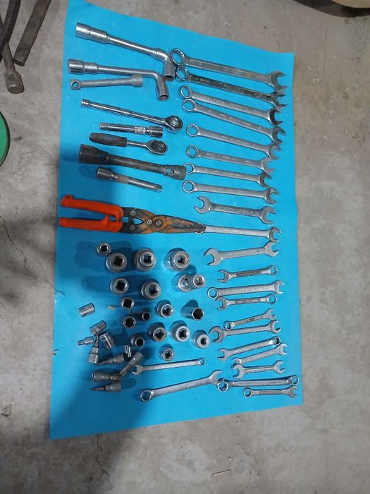 Ключи,инструменты итд