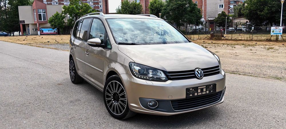 VW Touran DSG, HighLine, LED, Webasto, Alcantara, Jante 18", Navi