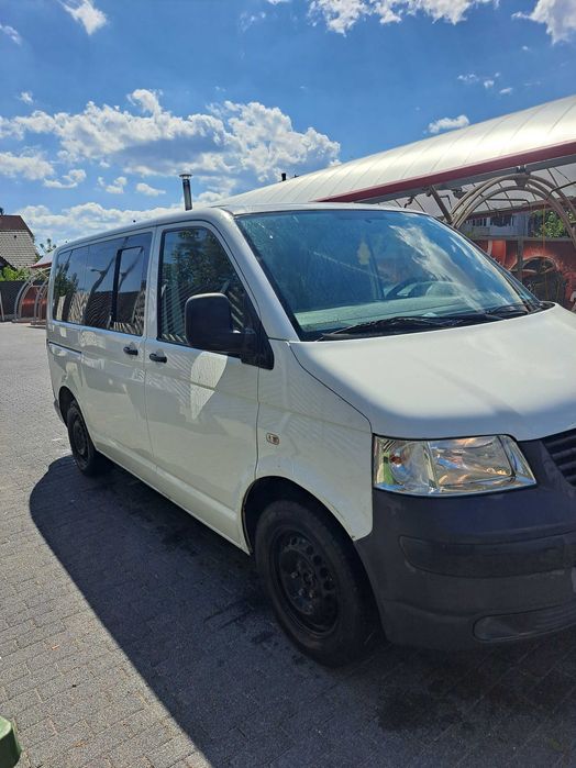 De vanzare VW T5 autoutilitara 2 locuri motorizare 2.5 TDI