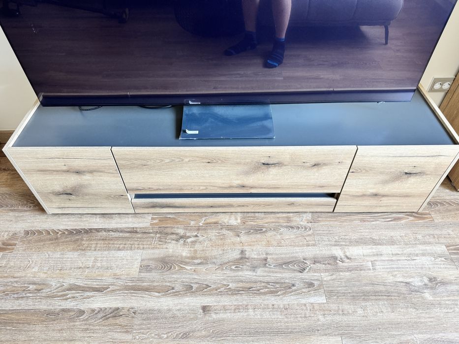 Mobila living  NOUA 4 piese  cu 2 vitrine, comoda Tv si raft de perete