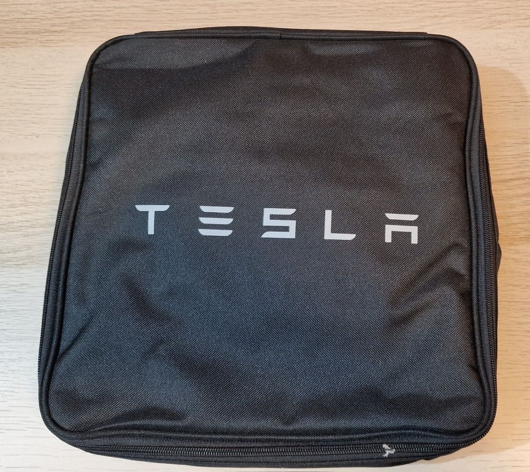Зарядно Tesla за електрически коли Type 2
