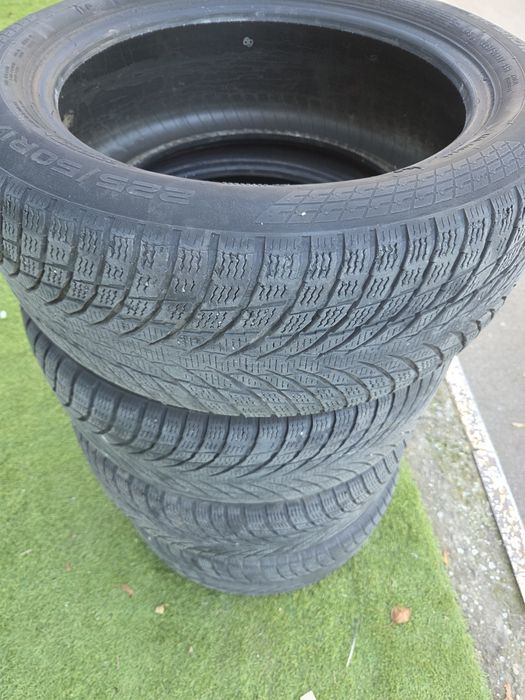Set 4 anvelope iarnă 225/50/17