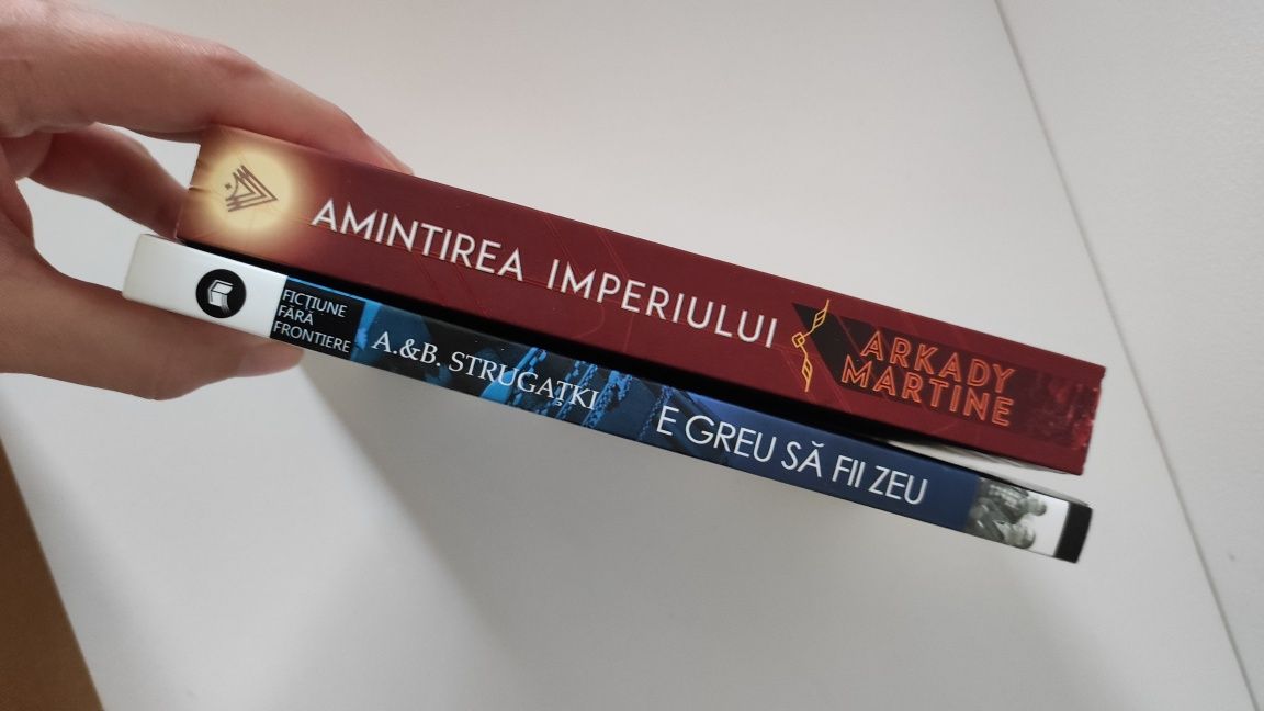 Lot 2 cărți SF Amintirea imperiului (A. Martine) + Strugatki