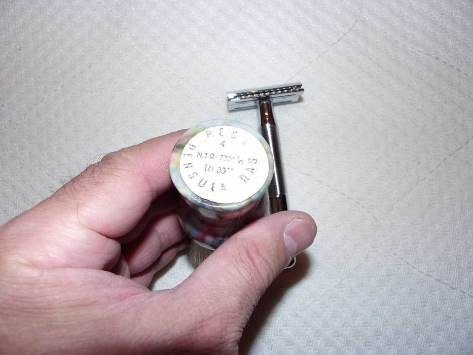 Aparat de Ras Clasic Inox si pensula de ras noi