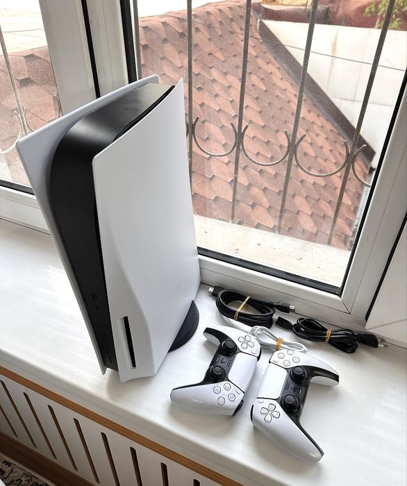 PlayStation 5 Disc 8K +2 Джойстик