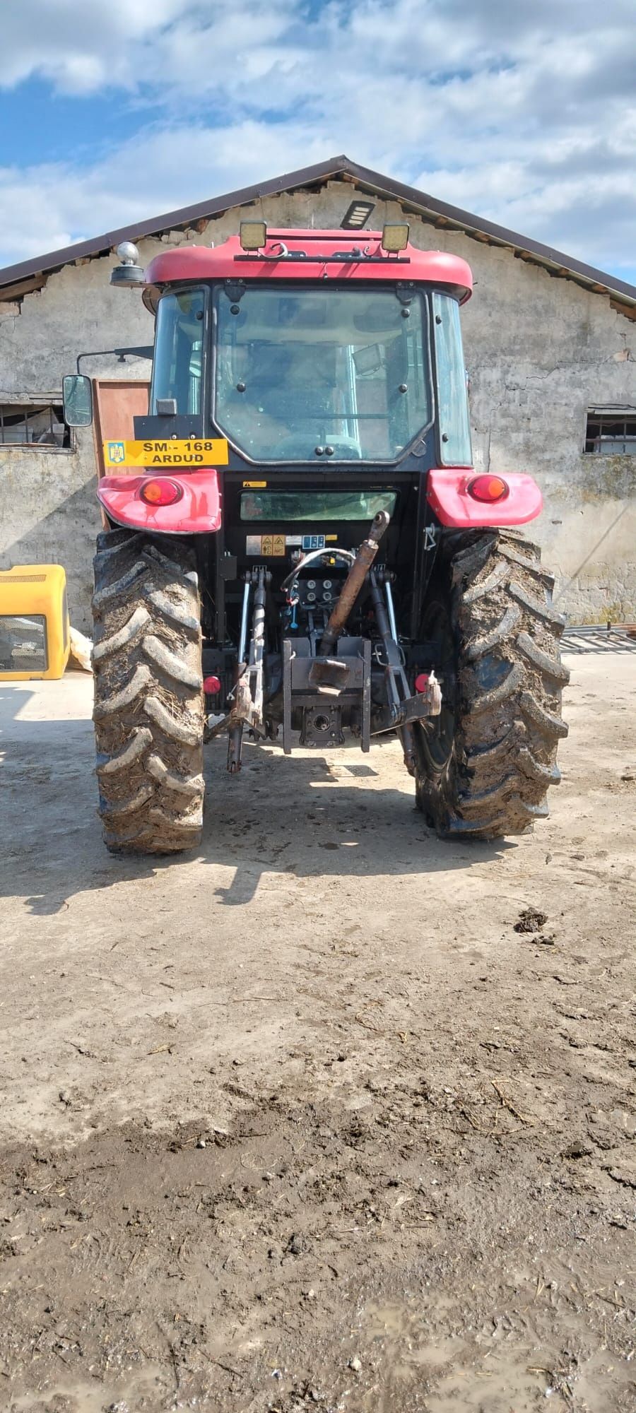 Vand/schimb cu bovine ANGUS, 2 TRACTOARE - HARS 299S cu incarcator si