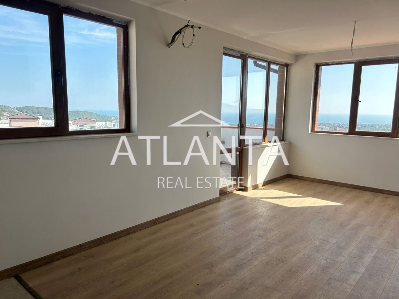 Продава се Двустаен апартамент в Варна, Виница - 67 кв.м за 2015 €/кв.м - Снимка #6