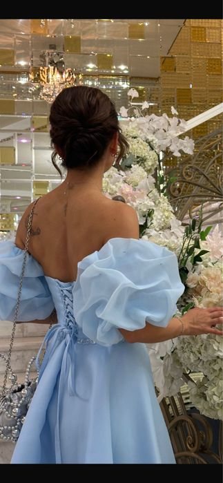 Вечернее платье голубое