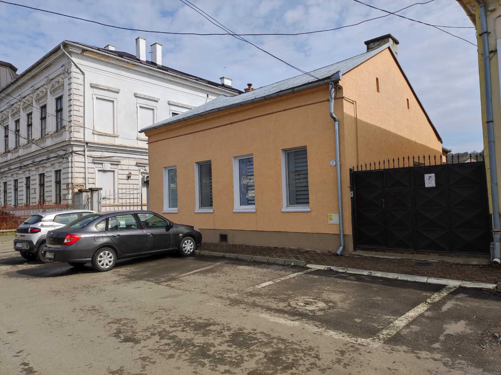 Închiriez casă exclusiv pentru firme BIROURI/CABINETE MEDICALE ,ETC.