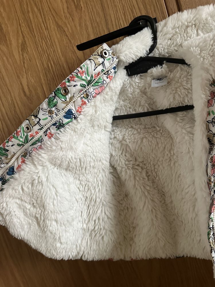 Яке на Petit Bateau за 6 м.