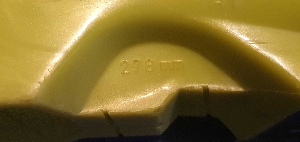 Clapari ski  FISCHER  RC4 JR 100  GALBEN marimea 23,5  EU 37 / 278 mm