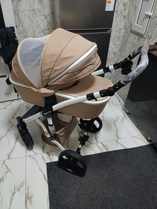 Продаётся фирменный коляска