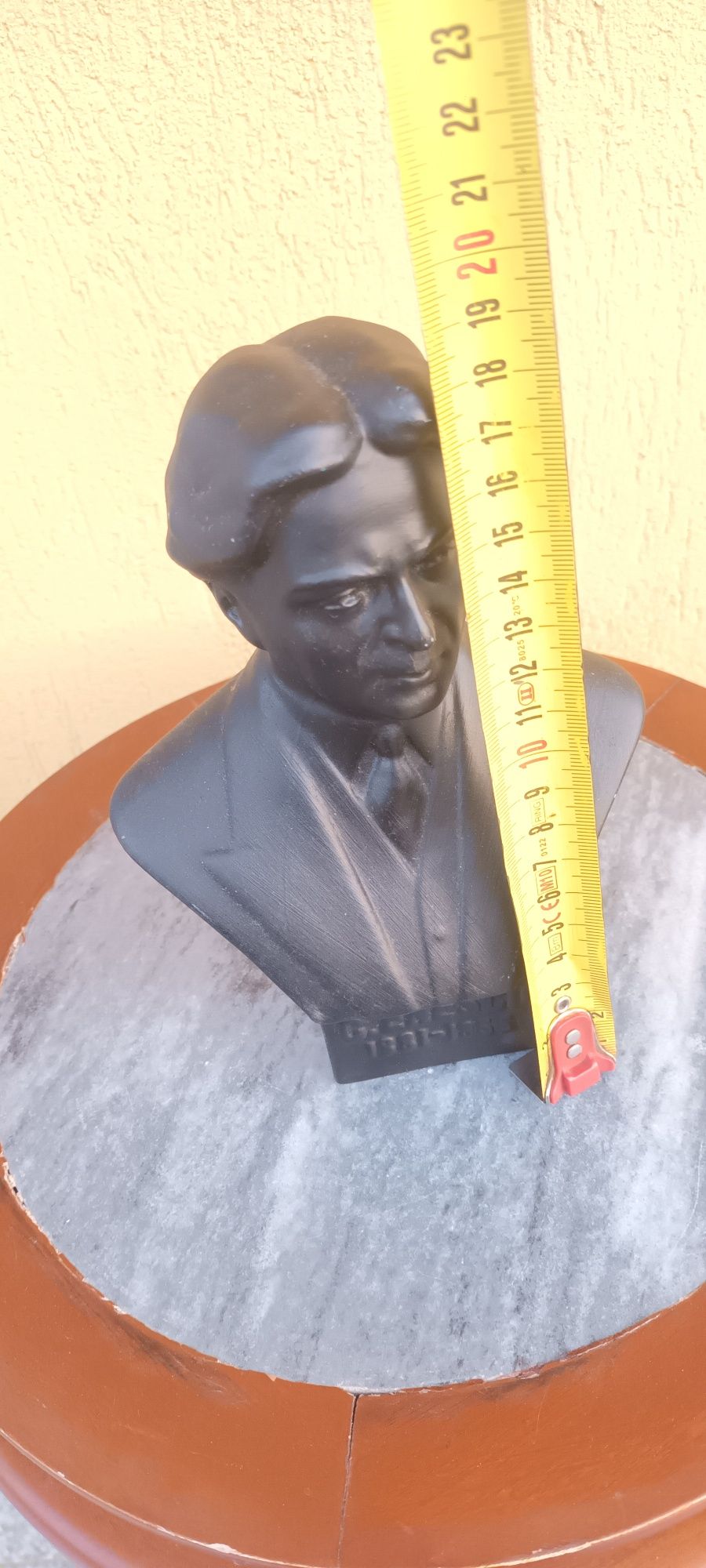 Bust, G. Enescu, Porțelan