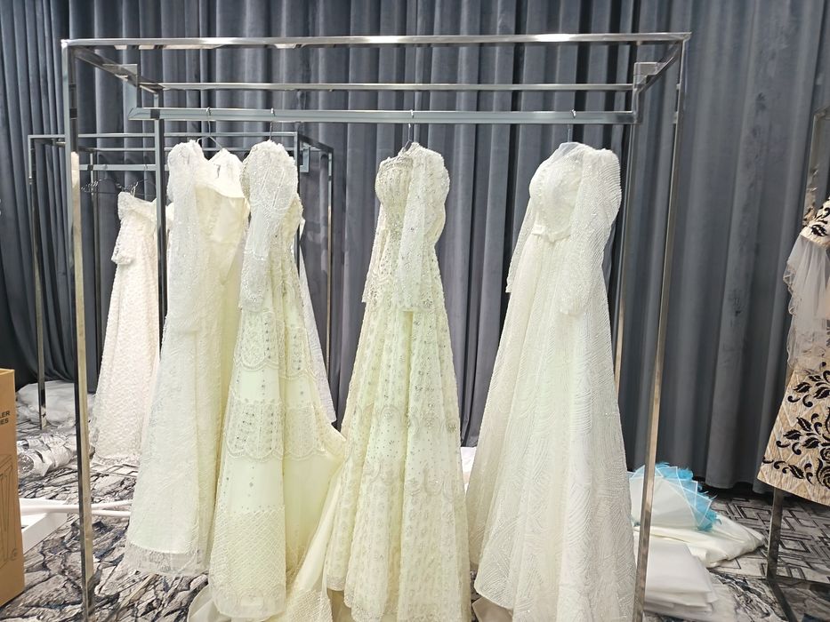 Вешилка келин куйлаклар учун