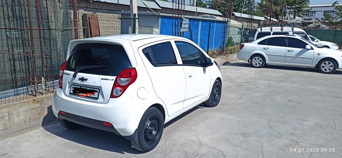 Chevrolet Spark 1.25 2 позиция ишлаб чиқарилган 2015 йил