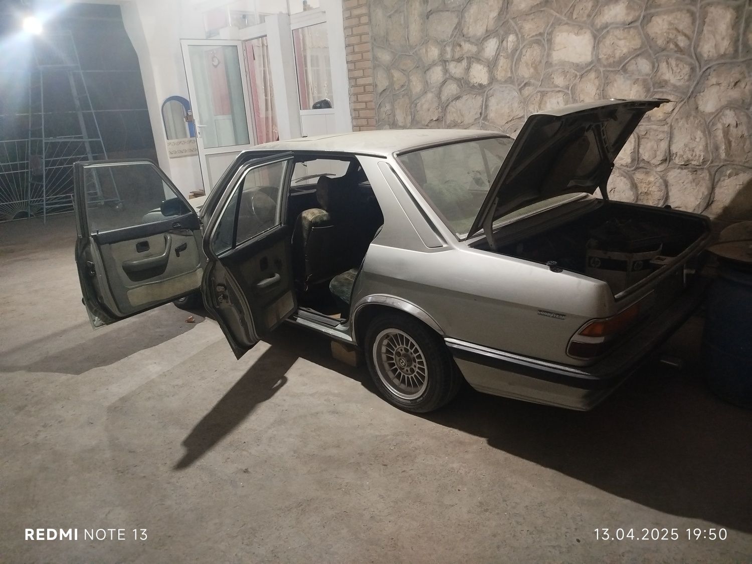 BMW520i O'z nomingizga o'tkazish sharti bilan