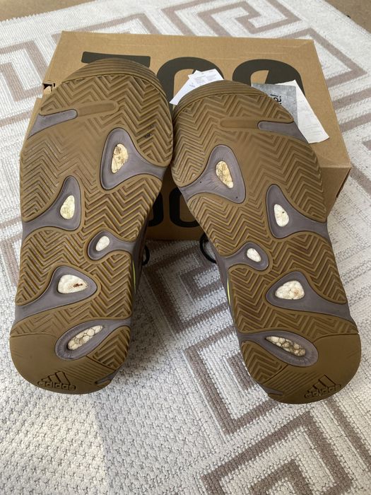 Yeezy 700 V1 Mauve cititi descrierea