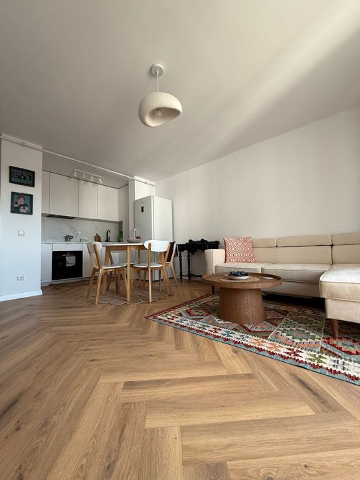 Inchiriez apartament nou cu 2 camere