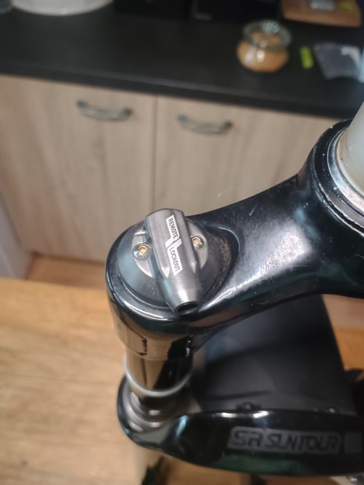 Въздушна вилка sr suntour raidon