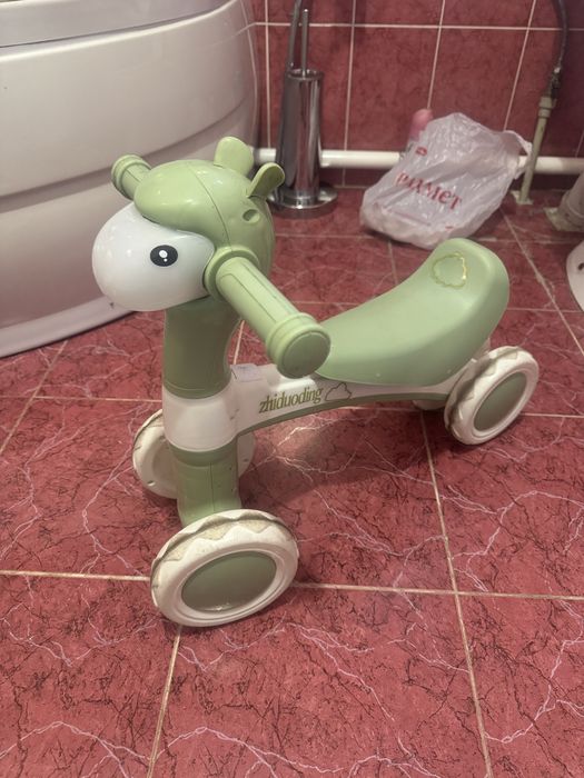 Детская машинка игрушка