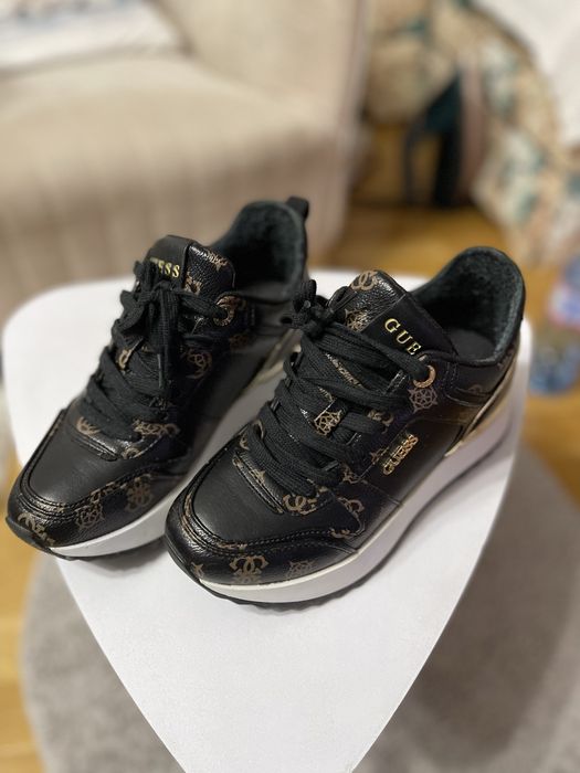 Дамски обувки Guess