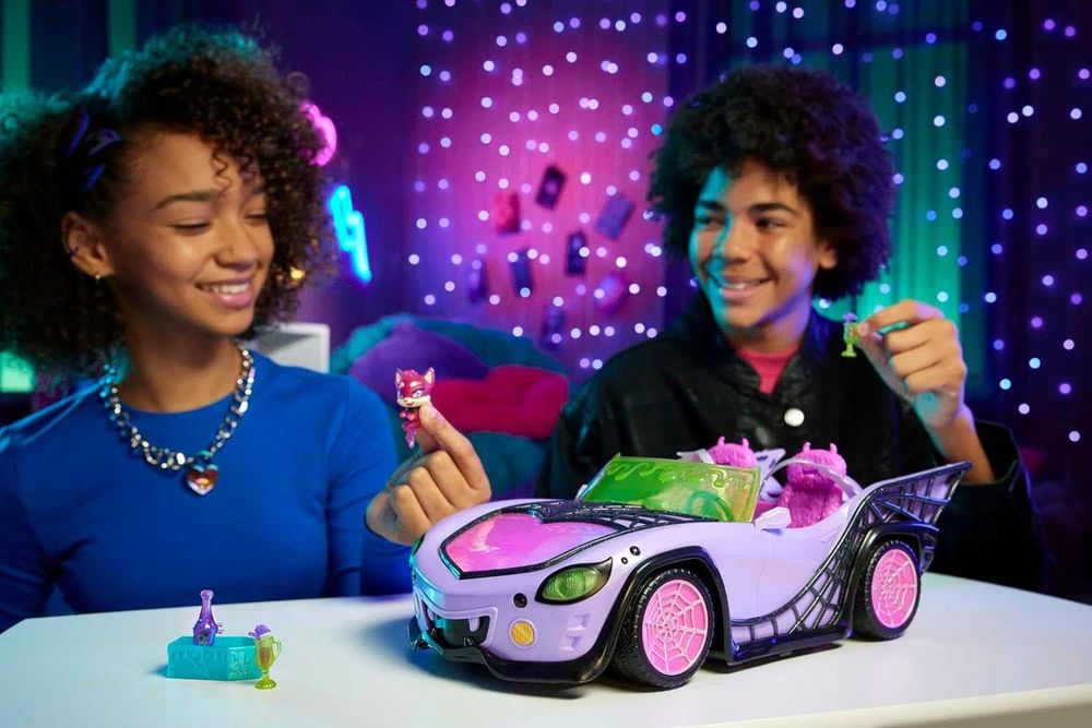 Эффектная машина Monster High Гуль мобиль