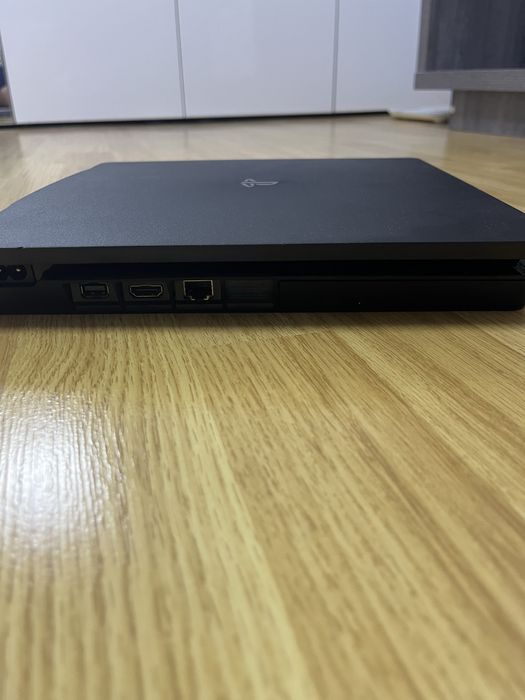 PS4 slim Play Station 4 slim