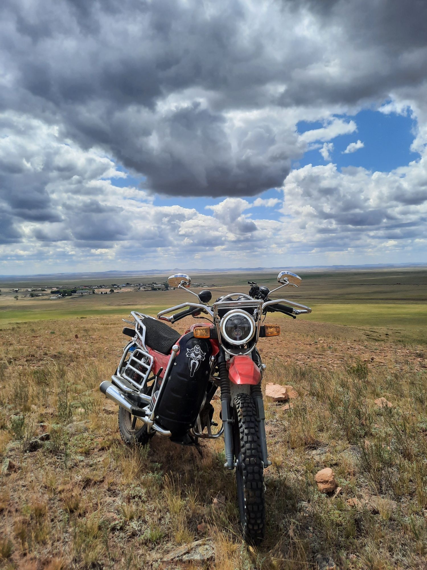 Продаётся Мотоцикл  SAQ 200CC