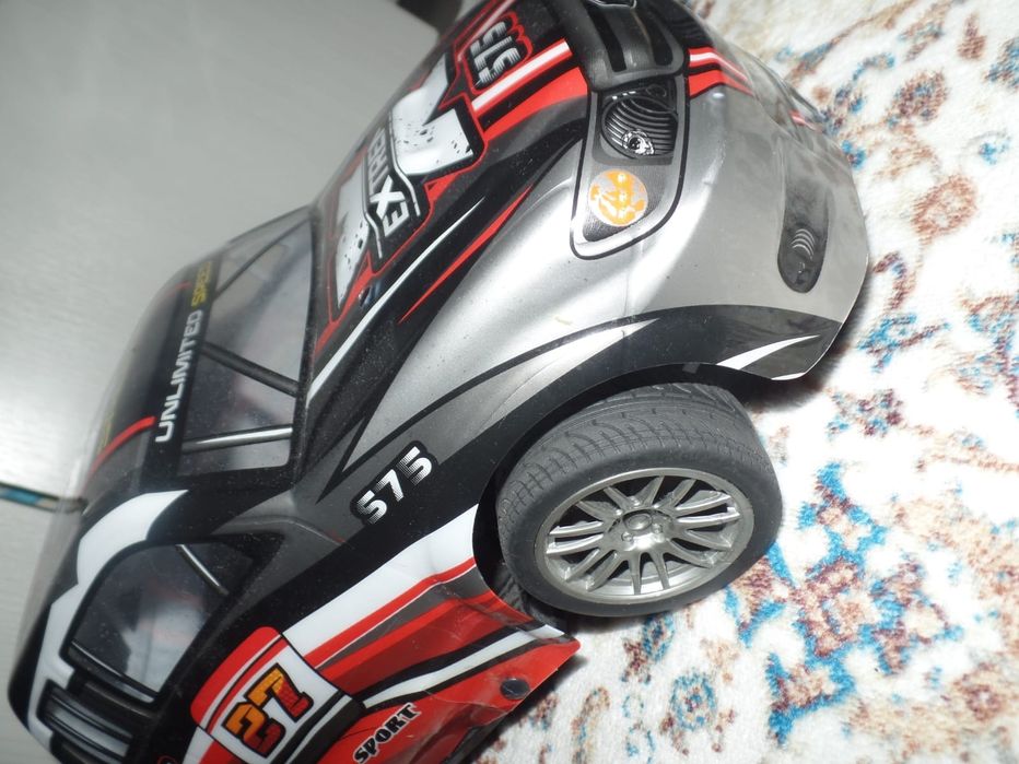 Машинка на радиоуправлении