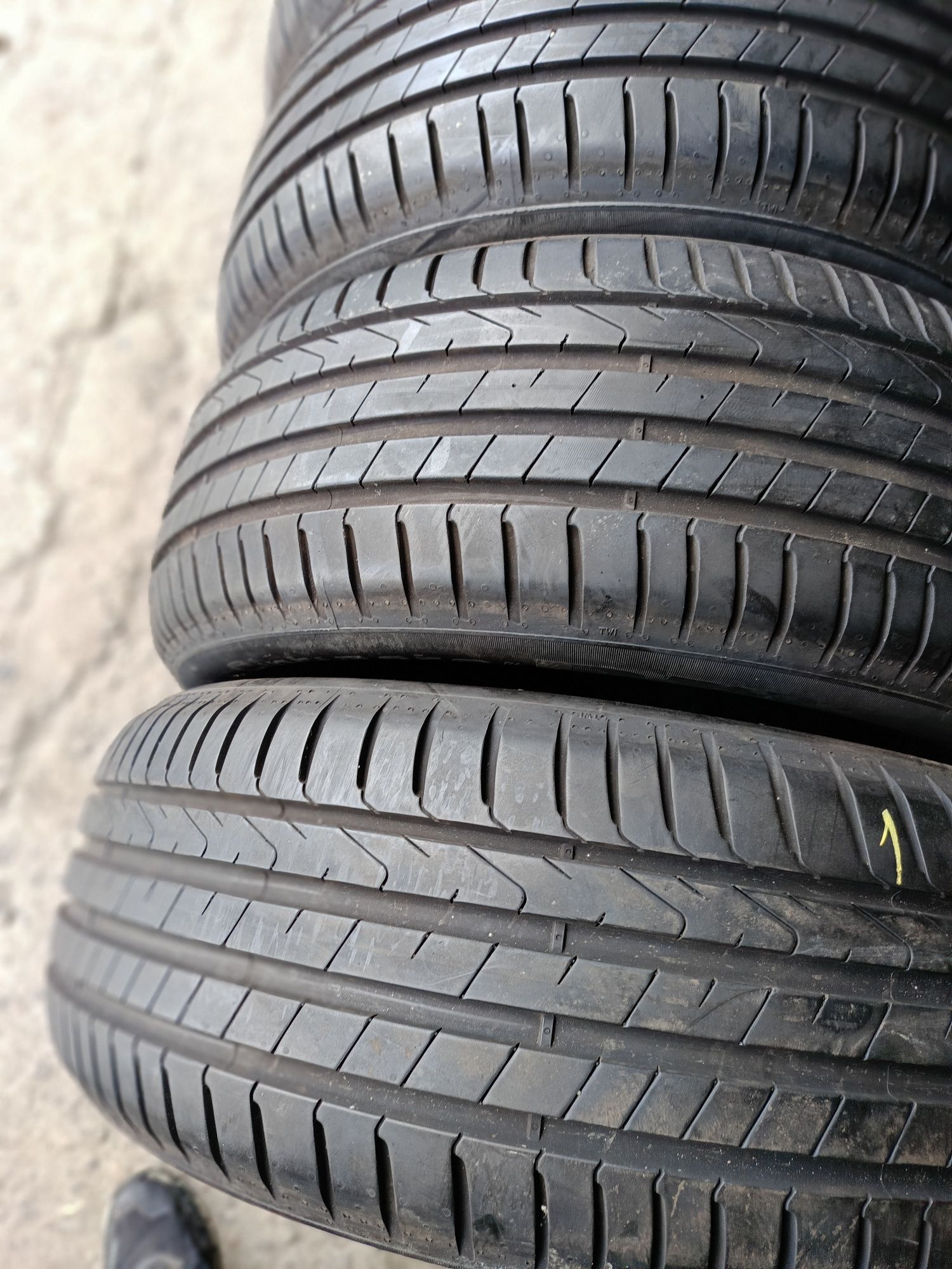 Летни гуми -17цола -215/55-1бр.-110лв."PIRELLI"