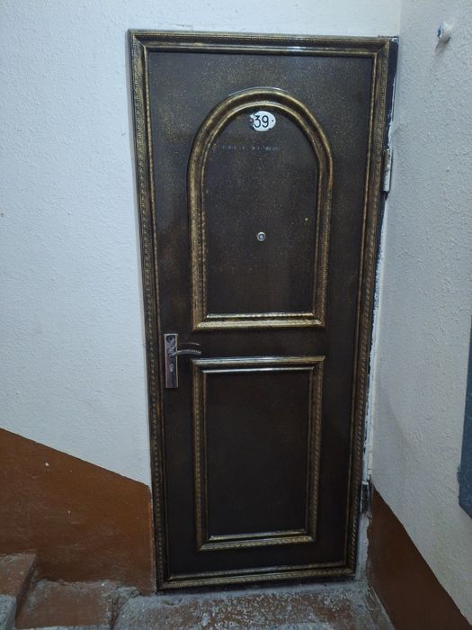 Srochni sotiladi