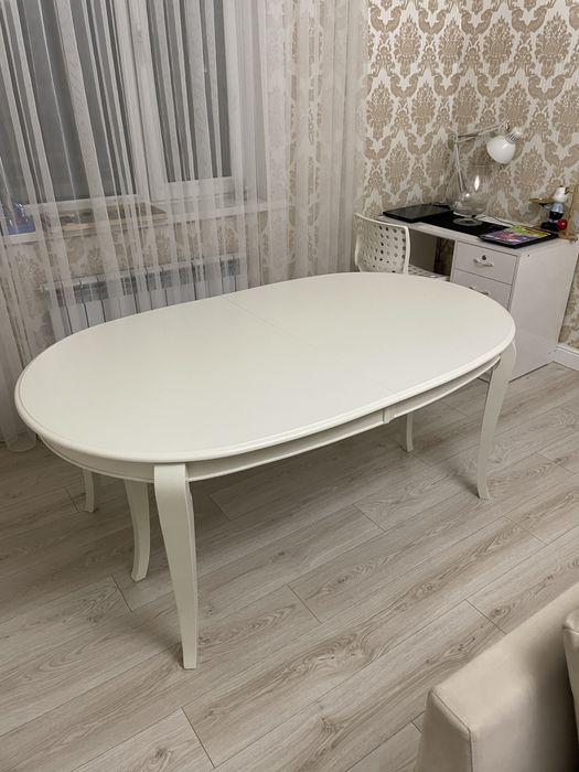 Продам стол дерево в отличном состоянии раскладной