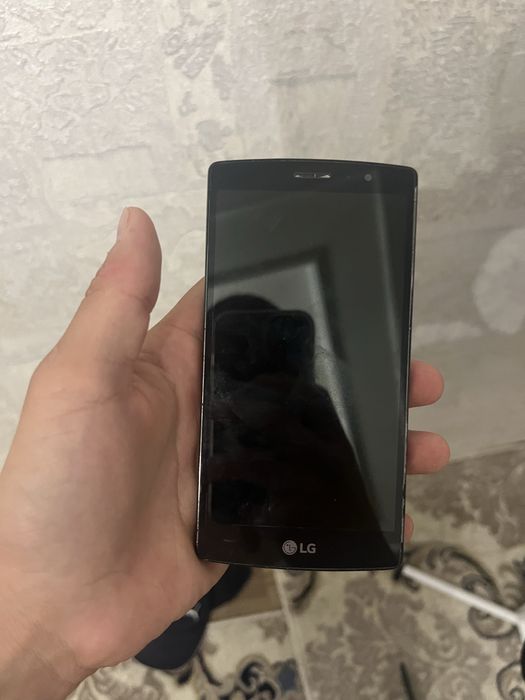 Lg madeli s12.