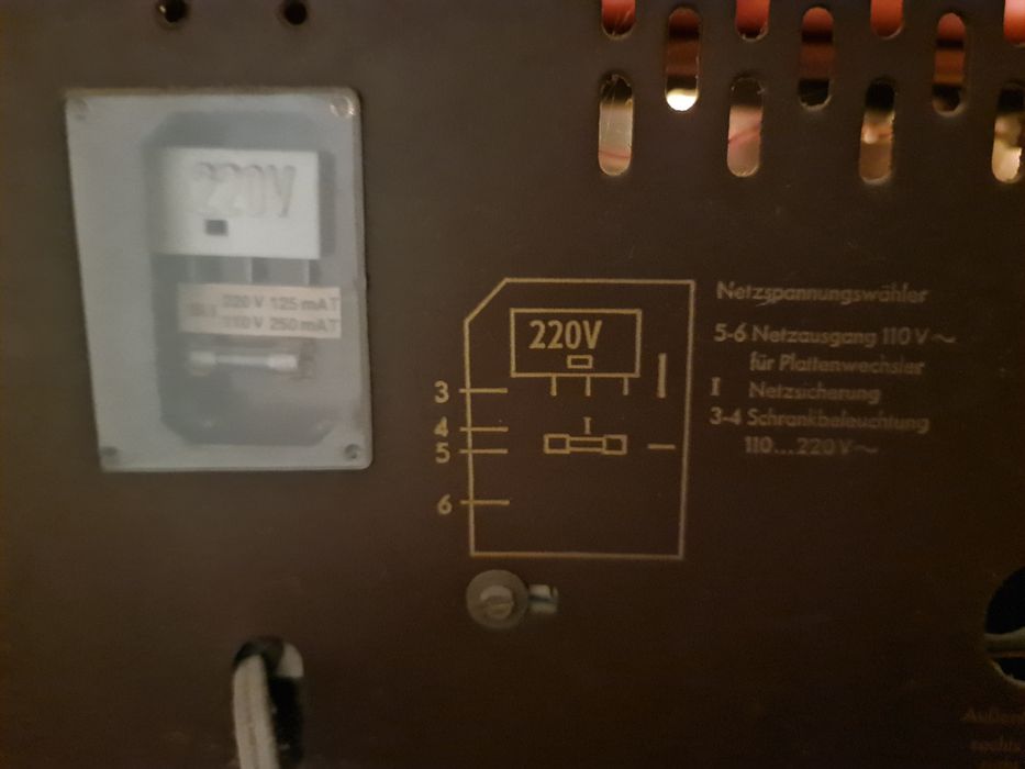 Radio grundig și pickup
