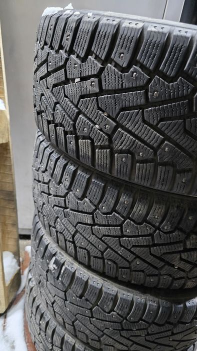 Продам шины в отличном состоянии 22/45/17 зимние