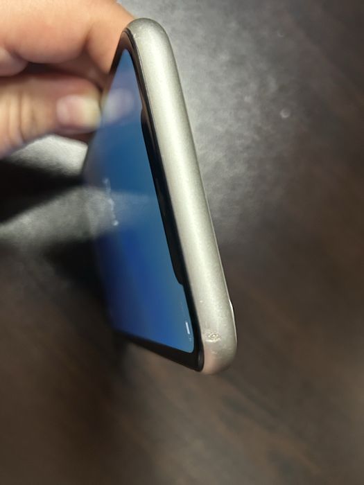 IPhone 11, 64GB използван