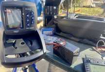 Лодка за захранка с GPS и сонар