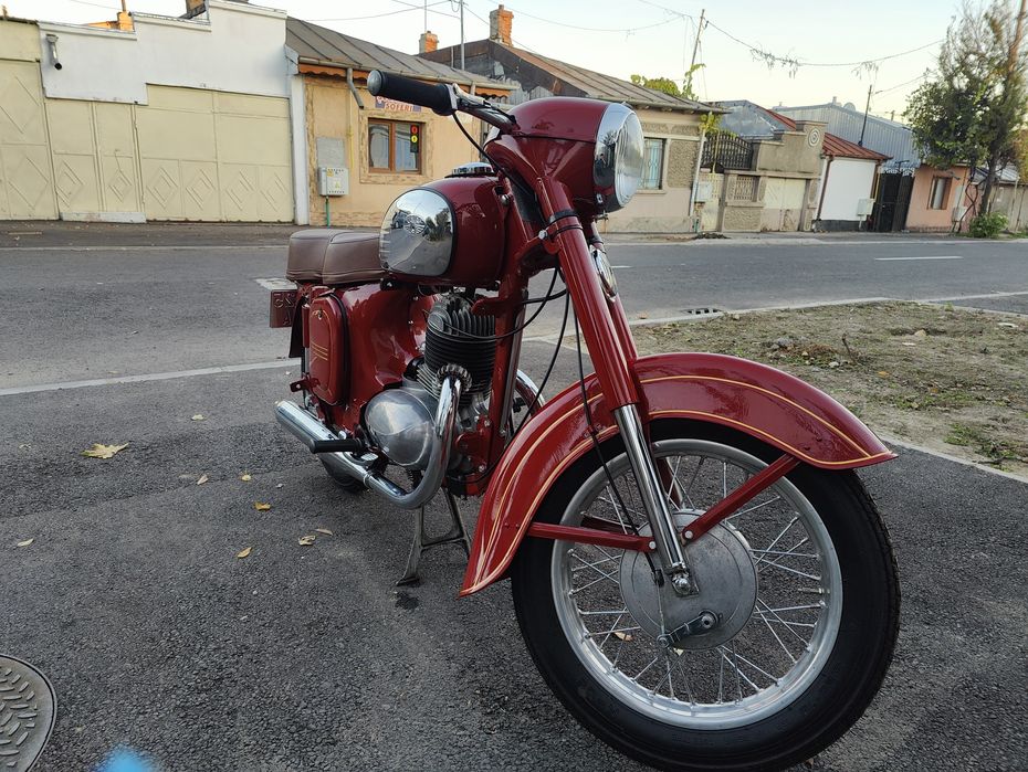 Vând jawa 250 1960