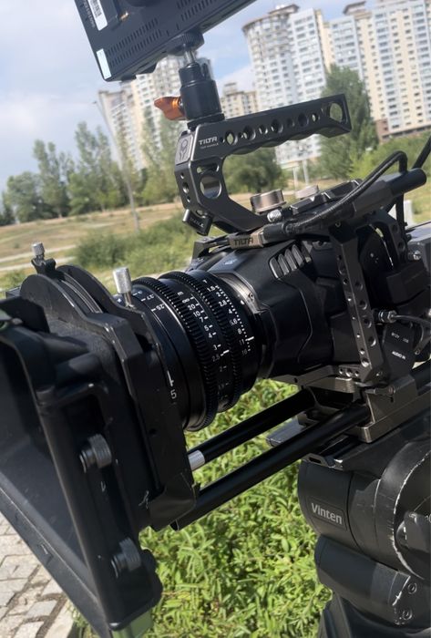 Blackmagic Design Pocket 6K кинокамера