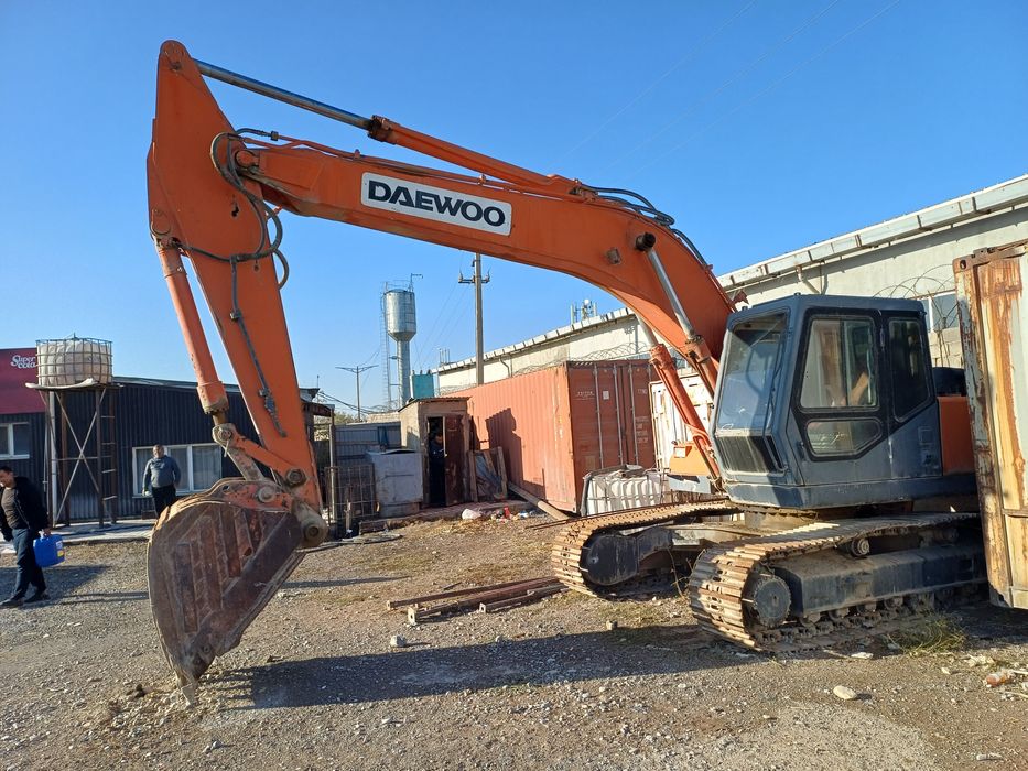 Продается  экскаватор