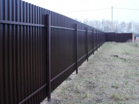 Construim garduri din sipca metalic plasa bordurata
