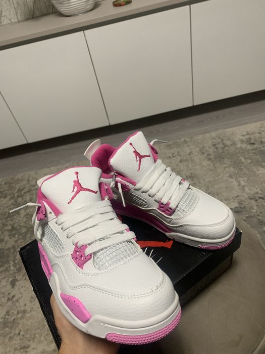 Jordan 4 Retro Pink Oreo