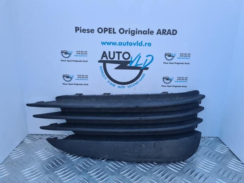 Grila proiector dreapta Opel Vectra C facelift