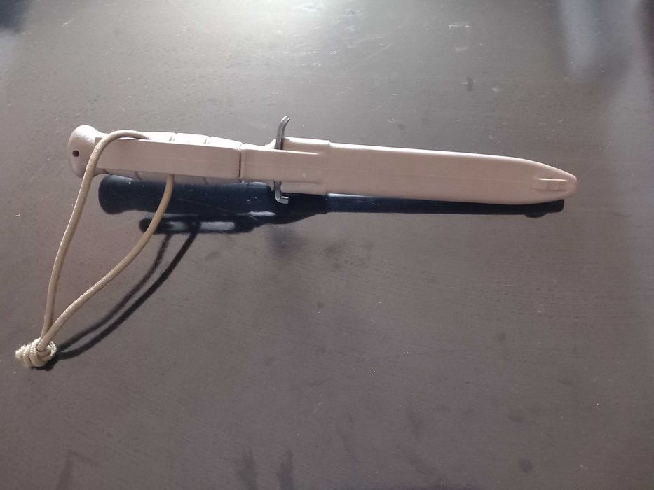 Vand cutit de armata marca Glock