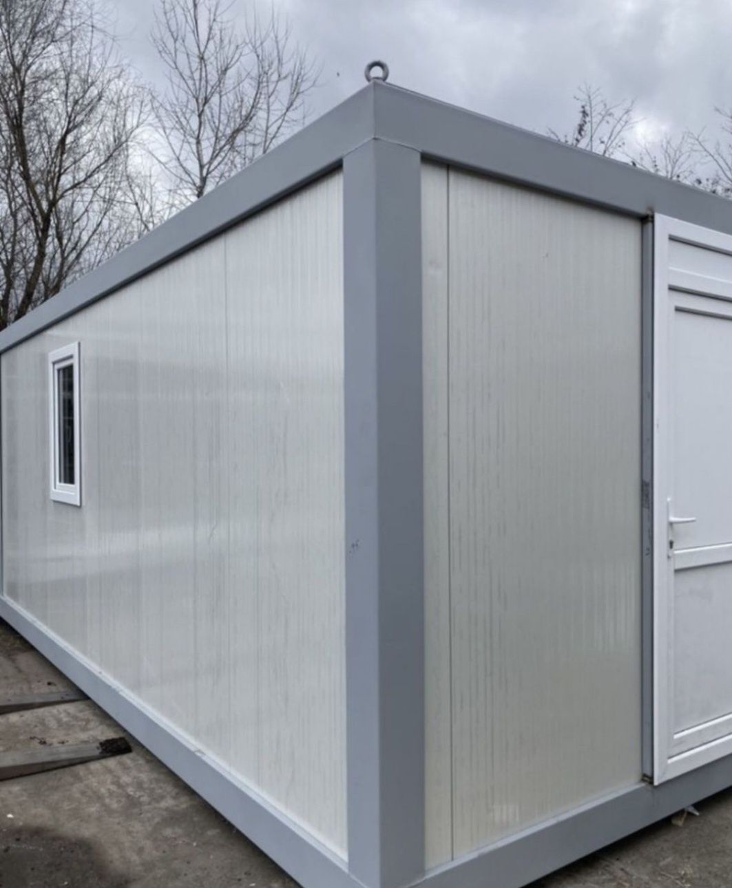 Vand containere modulare la super preț