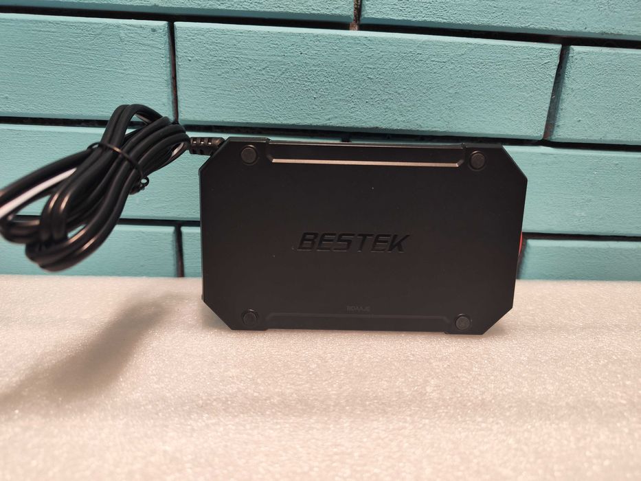 BESTEK инвертор 300W 12V→230V чиста синусоида за автомобил